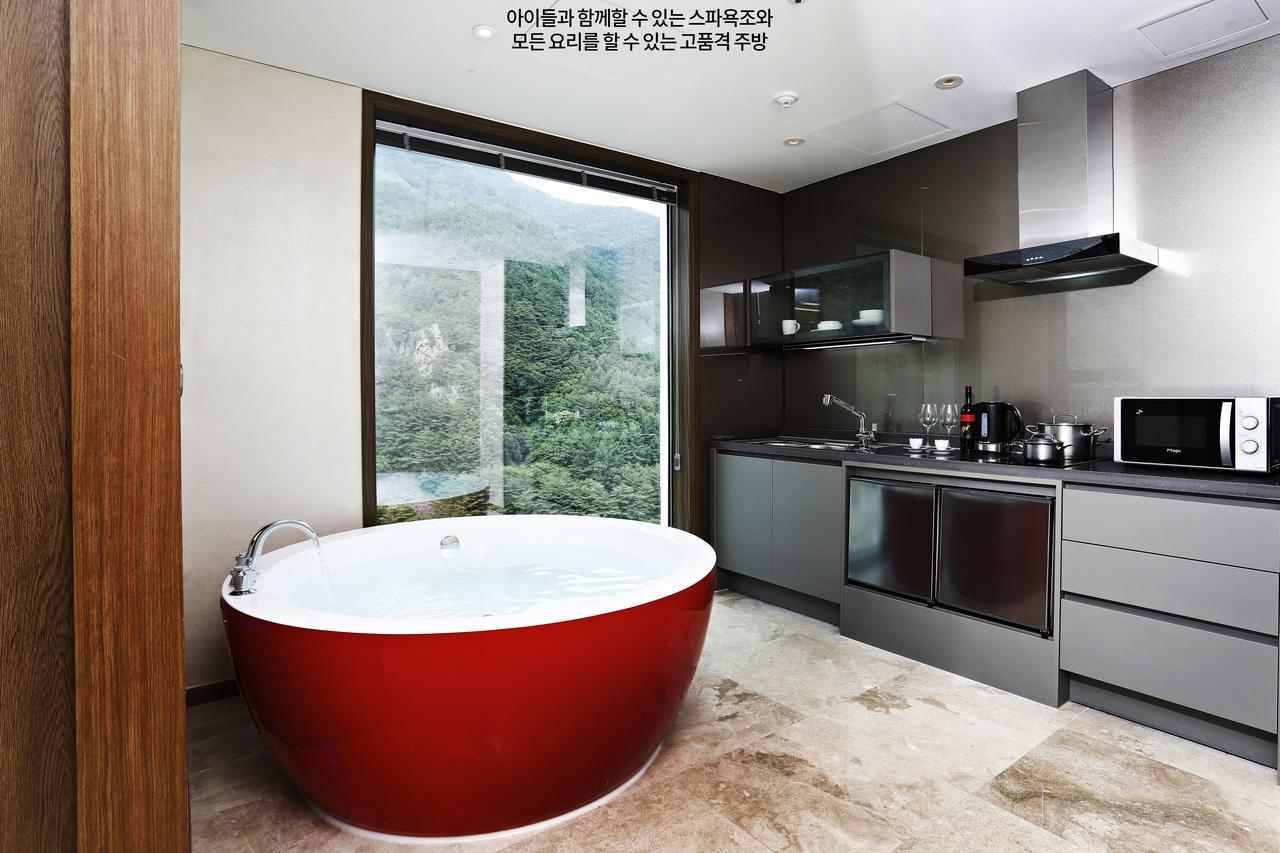 Pine Forest Jeongseon Alpine Resort Екстериор снимка